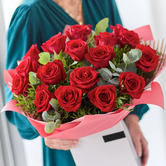 Luxury 18 Red Roses